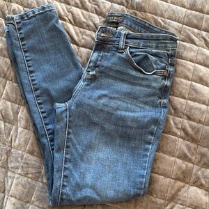 Judy Blue Medium Blue Skinny Jeans 9/29 great condition